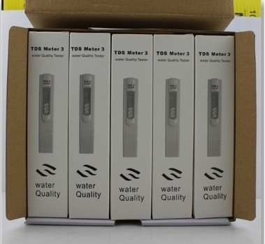水 の 汚染 と 温度 変化 を 検出 する 便利 な ペン 型 TDS メーター